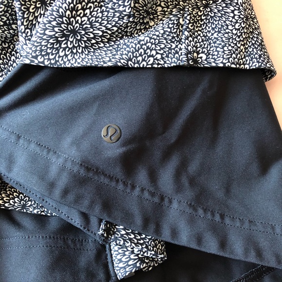 Lululemon Jacket with Removable Hood Size 4 - Picture 6 of 12